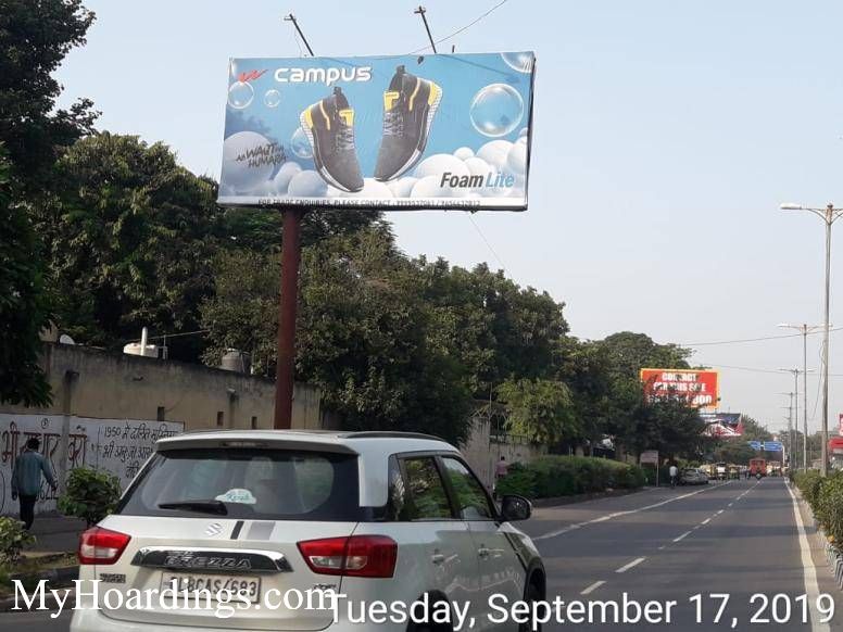 Outdoor advertising in India, New Delhi Billboard advertising, Unipole rates in Minto Road towards Civic Centre 